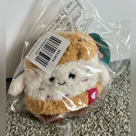 Bumbumz 4.5” Christopher the Ice Cream Sandwich Plush Toy - Picture 2 of 3